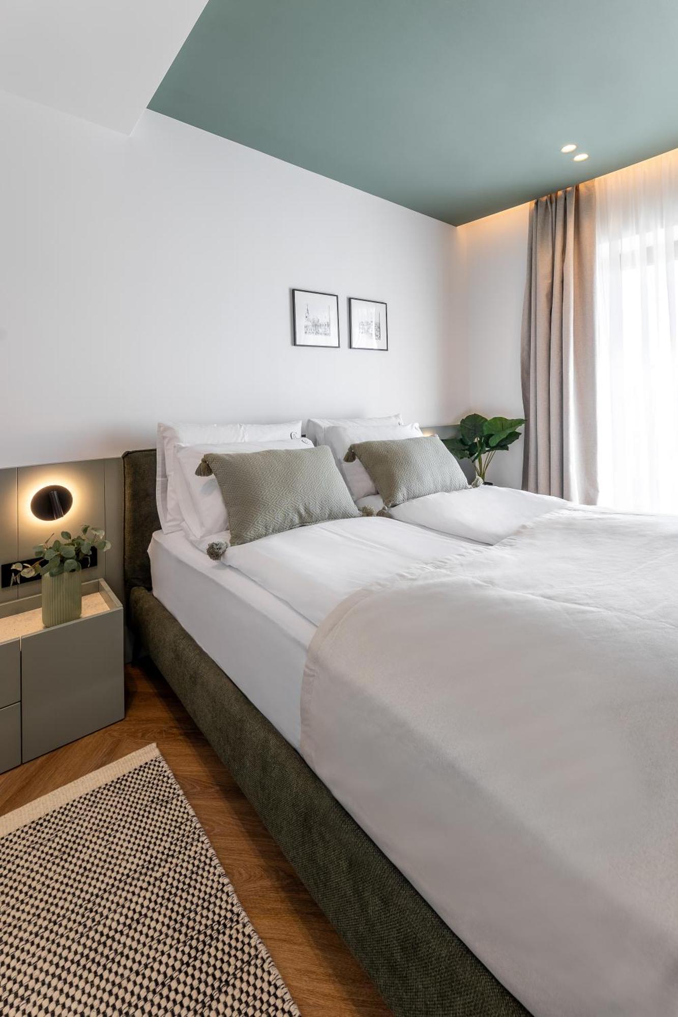 Catalog Boutique Rooms ブラチスラヴァ エクステリア 写真