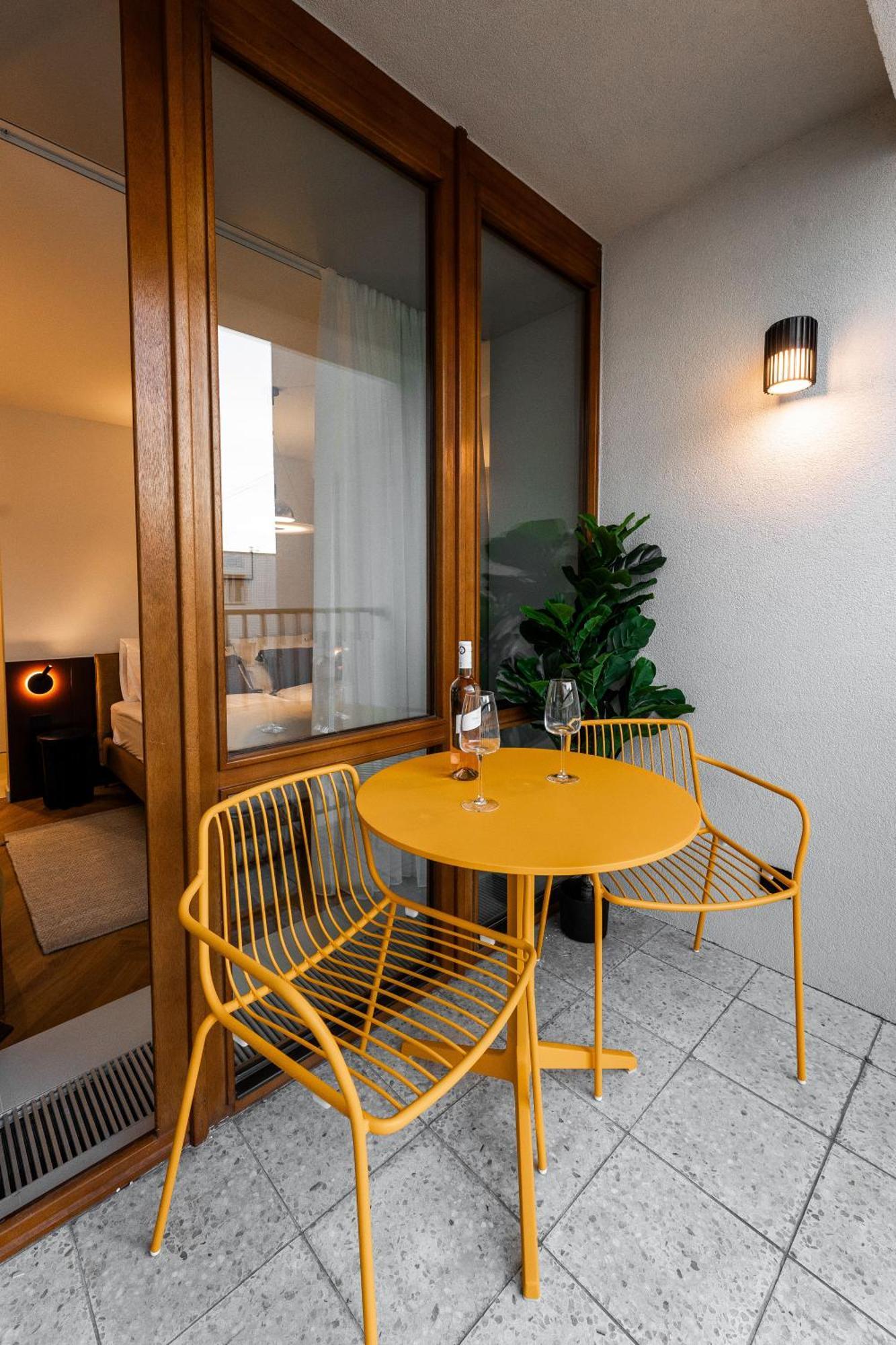 Catalog Boutique Rooms ブラチスラヴァ エクステリア 写真